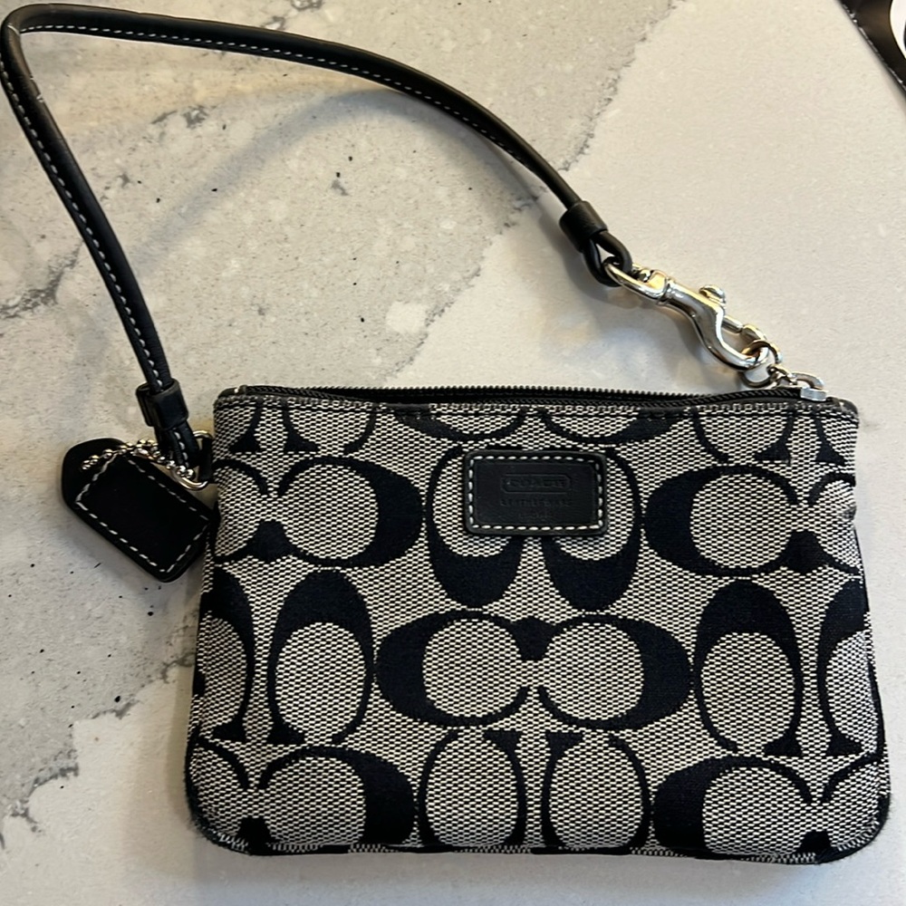Coach Wristlet monogram canvas